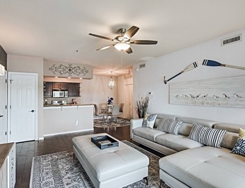 Stunning Lake view - Plush Condo On Lake Travis Island Villa! 2