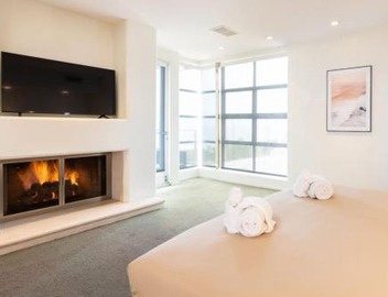 Stunning Panoramic Ocean Views Penthouse Hot Tub 3
