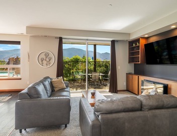 Stunning Poolside Condo - Wineries - Lake - Marina 2