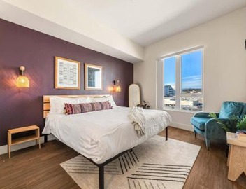 Stylish 2BD Haven with Scenic DTLA Views and Parking 3