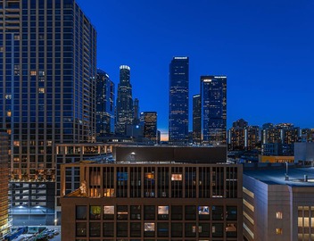 Stylish 2br/2ba At HWH by Oneluxstay 3