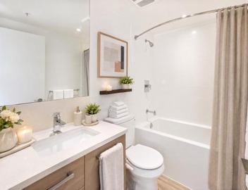 Stylish 2BR Apartment Close to Downtown Vancouver and BC Place 4