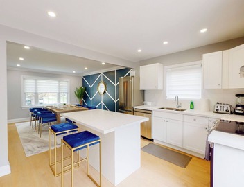 Stylish 4 Bedroom Home in AAA Location Near Avenue Road and Hwy 401 4