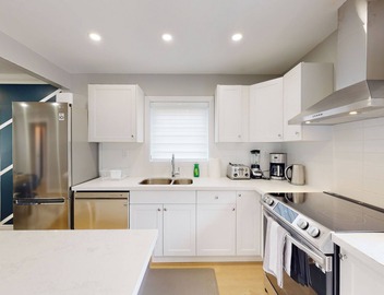 Stylish 4 Bedroom Home in AAA Location Near Avenue Road and Hwy 401 5