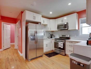 Stylish and Comfortable 3Bed 2Bath 4