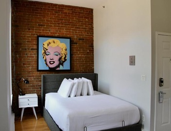 Stylish Downtown Studio in the SouthEnd, C.Ave# 3 3