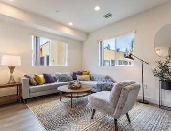Stylish DTLA Home With Views 2