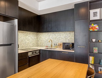 Stylish Eco-Friendly Stay in Vibrant Fitzroy 5