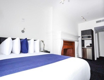 Stylish Hotel Room in Boston's Fenway - Unit #107 2