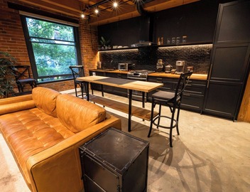Stylish Industrial Loft Historic Gastown 3