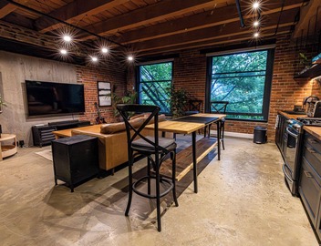 Stylish Industrial Loft Historic Gastown 5