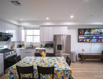 Stylish Private Room by Downtown LA with Private Parking 2