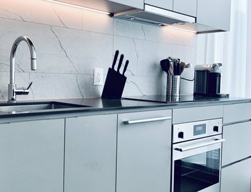 STYLISH & SPACIOUS 2BDR IN 5 STAR DOWNTOWN HIGH RISE COMPLEX 4