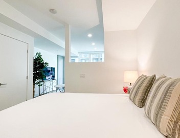 Suite Downtown Pool and Gym Access 2