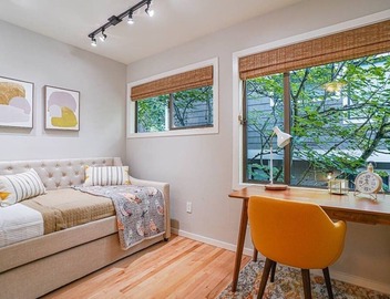 Sunlit contemporary Bellevue Home w/a Lush Garden 4