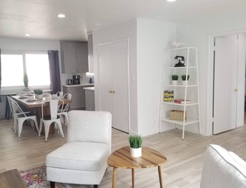 Sunny & Spacious 3 Bed - 20 second walk to beach! 3