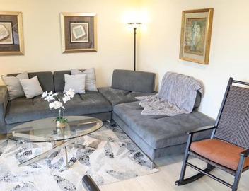 Sunnyside Palms - 2BR, Poolside, 5 min to Beach 3