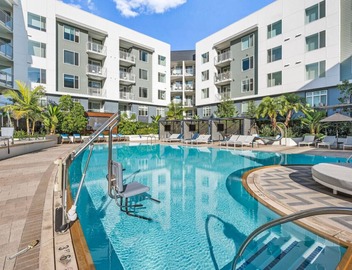 Sunset Penthouse: Pool, Spa, Gym, Games, & Parking 4