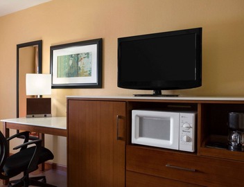Super 8 by Wyndham Austin Downtown/Capitol Area 2