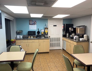 Super 8 by Wyndham Austin Downtown/Capitol Area 3