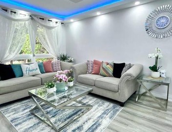 Super Luxury Family Home - 3 Bedrooms, 1 Full Bathroom and 1 Half Washroom with Free Parking, Wifi, Netflix 2