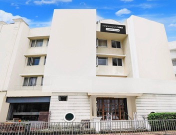 Super Townhouse Oak Vashi 2