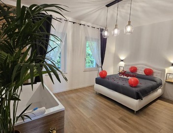 Superior Suite, Villa Joy Verona, Luxury Romantic Suite with Jacuzzi, near City Center 4