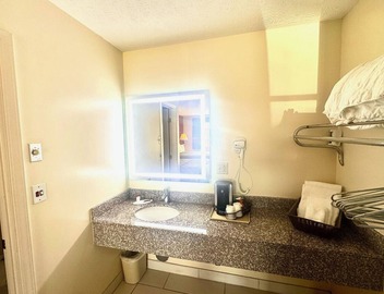 Surry Inn - Dobson - I-77 - Exit 93 3