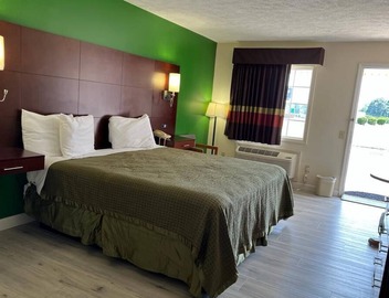 Surry Inn - Dobson - I-77 - Exit 93 4