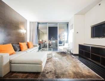 SVS: High Floor Strip View Studio | Open Balcony | Palms Place 3