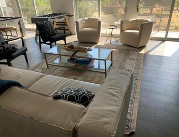 Tailgate Penthouse 2 Blocks from UT Stadium 2