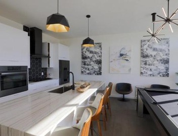Tailgate Penthouse 2 Blocks from UT Stadium 5
