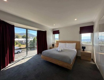 Tasman Tranquility - close to City & Airport 4