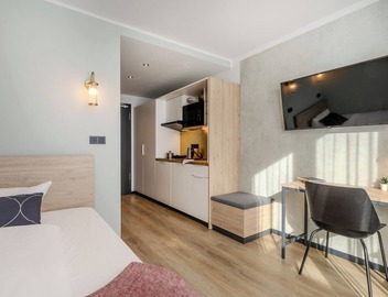 The Base Berlin ONE 5