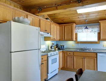 The Boathouse Cottage is a beachfront family retreat 2