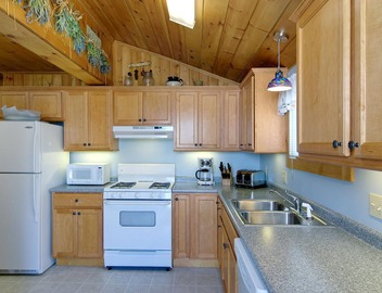 The Boathouse Cottage is a beachfront family retreat 3