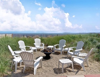 The Boathouse Cottage is a beachfront family retreat 5