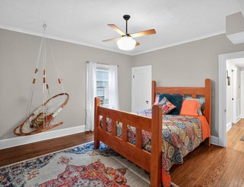 The Cherry St House|Dog Friendly |Sleeps 10 |Near MSU 4