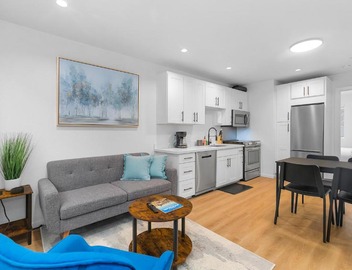 The Cloudbreak Townhome - 88 Walkscore! 5