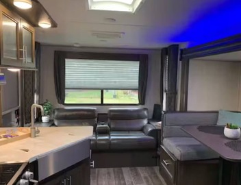 The GreyWolf - Convenient & Cozy RV 2
