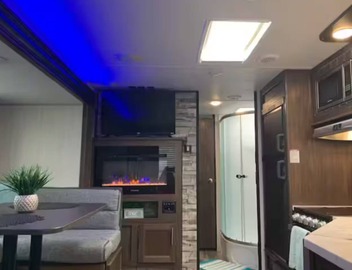 The GreyWolf - Convenient & Cozy RV 4
