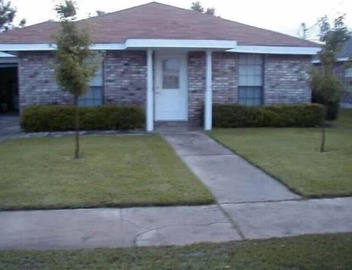 The Luling Bungalow 3
