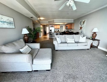 The Moorings 2 BR large LUXURY Unit Water Front TOP Floor 5