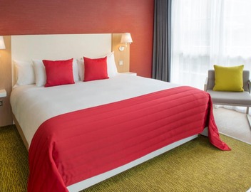 The Orchard Hotel & Restaurant 2
