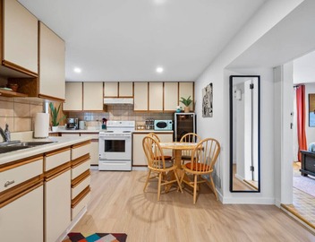 The Point Grey | 2BD/1BA Basement Suite 2
