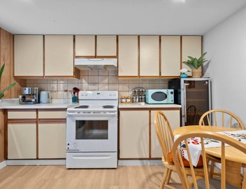 The Point Grey | 2BD/1BA Basement Suite 4