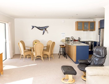 The Reef Beachfront Apartments 5