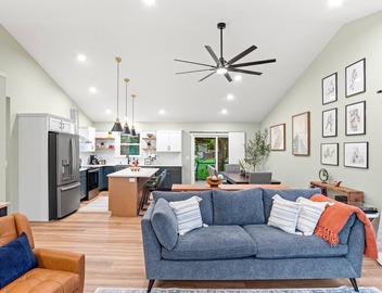 The Respite: Spacious beautiful new build, sleeps 8-10. 7 minutes from Hershey. 3