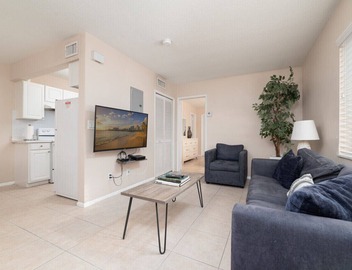 The Retreat #1 - Wilton Manors 5