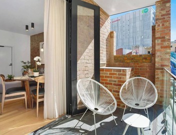The Retreat at Saddlers House with Private Balcony 5
